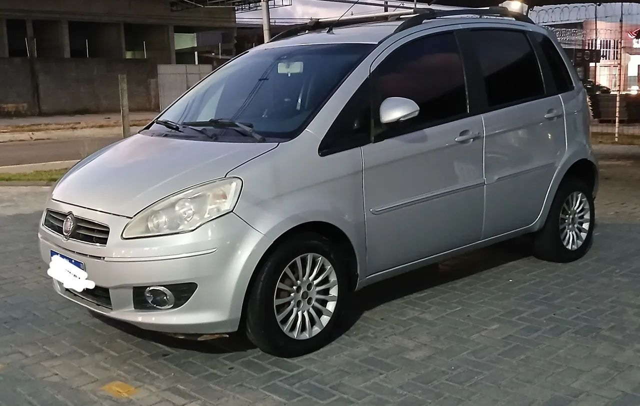 Fiat Idea ATTRACTIVE 1.4 8V FLEX 2013