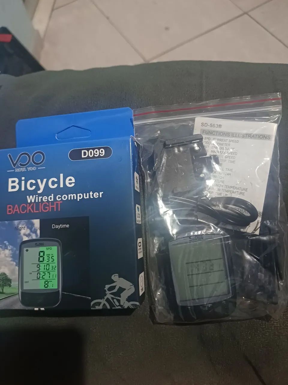 Velocímetro para bicicleta + um par de luvas 