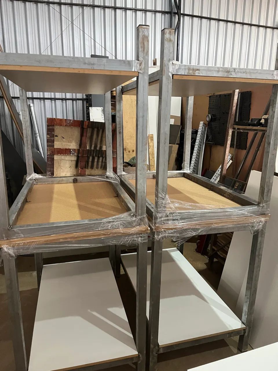 Bancadas em ferro e MDF