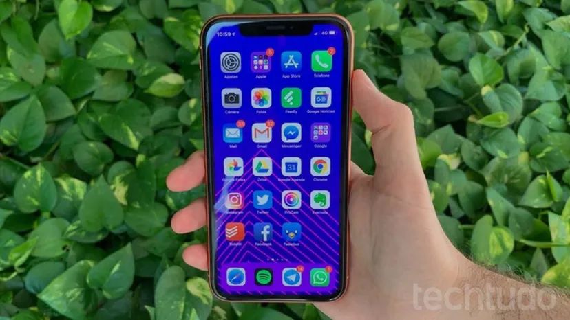 iPhone XR 128GB por R$850! Ótimo estado, funcionando perfeitamente. Chama!   - Foto 2