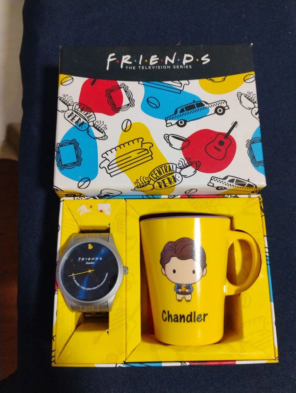 Relógio e xícara friends
