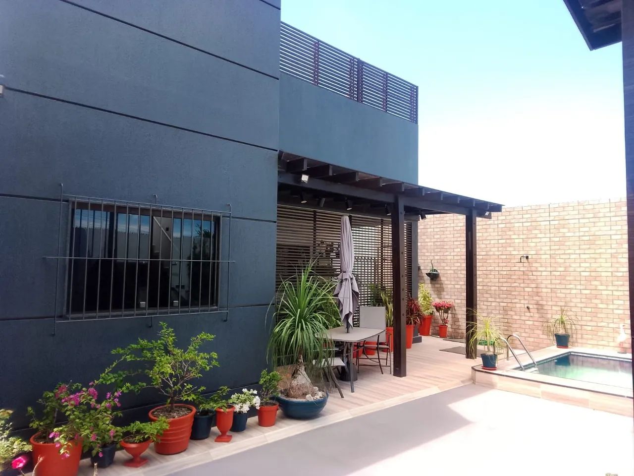 ~CASA COM PISCINA À VENDA PRÓX. DE TUDO !!! - Foto 4