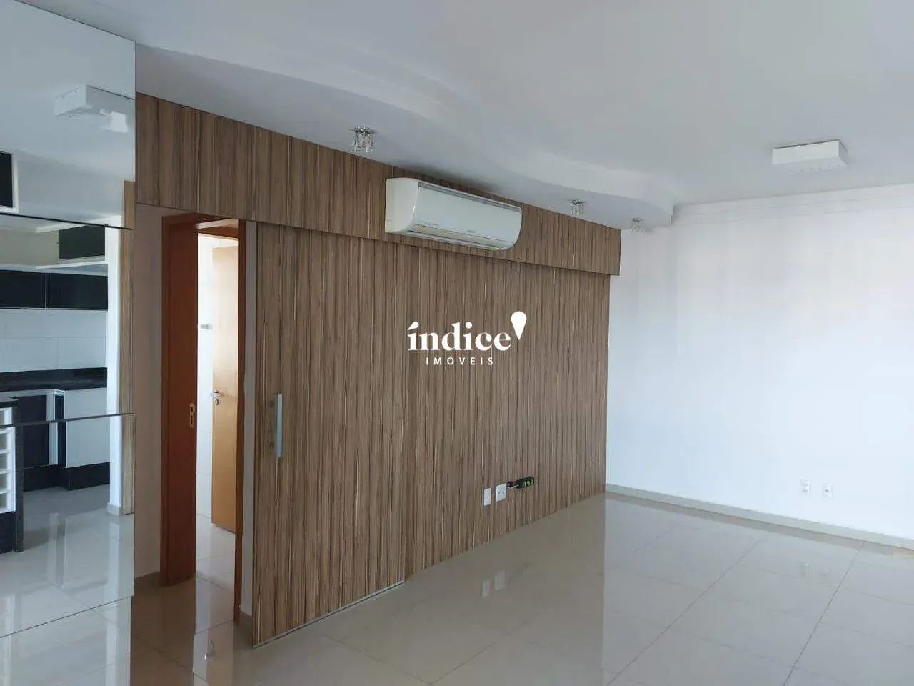 Apartamento no Bairro Bosque das Juritis , 2 quartos, 2 suítes, 2 vagas, Edifício Berlim - Foto 2