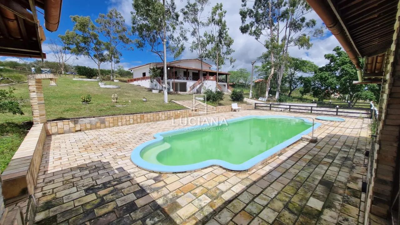 Incrível! Chácara Completa com 2.7 Hectares em Sairé/PE