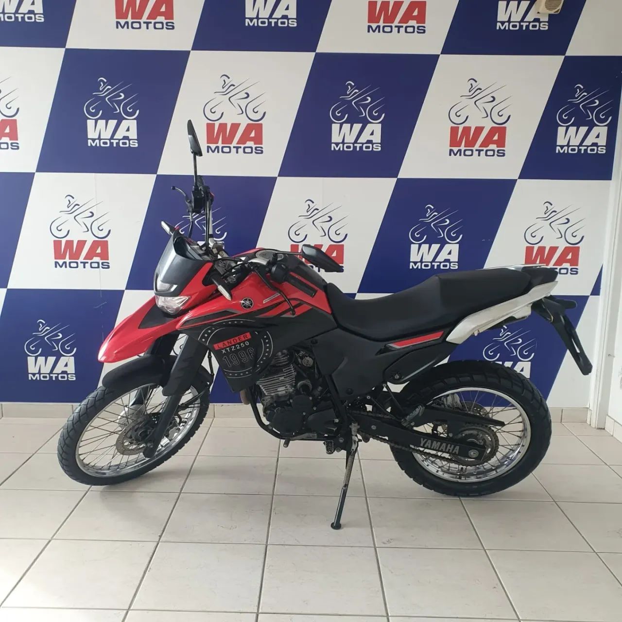 YAMAHA XTZ 250 LANDER VERMELHO 2023