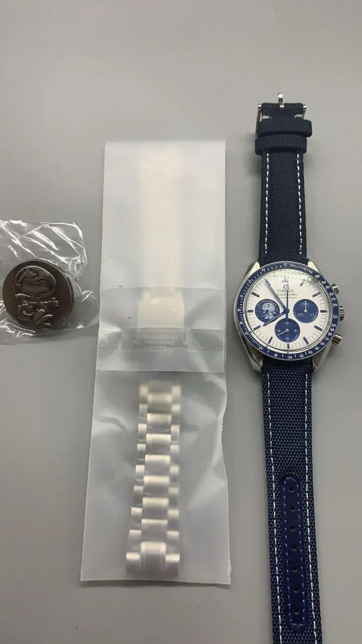Clone - Omega Speedmaster  "Silver Snoopy Award" 