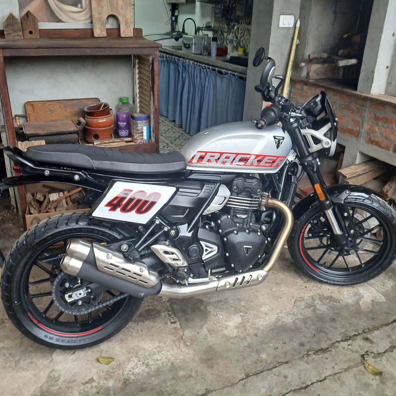 Thiumph Tracker 400  - Foto 3