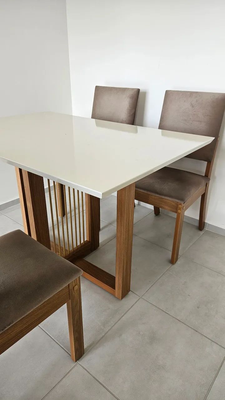Mesa de Jantar 5 meses de uso