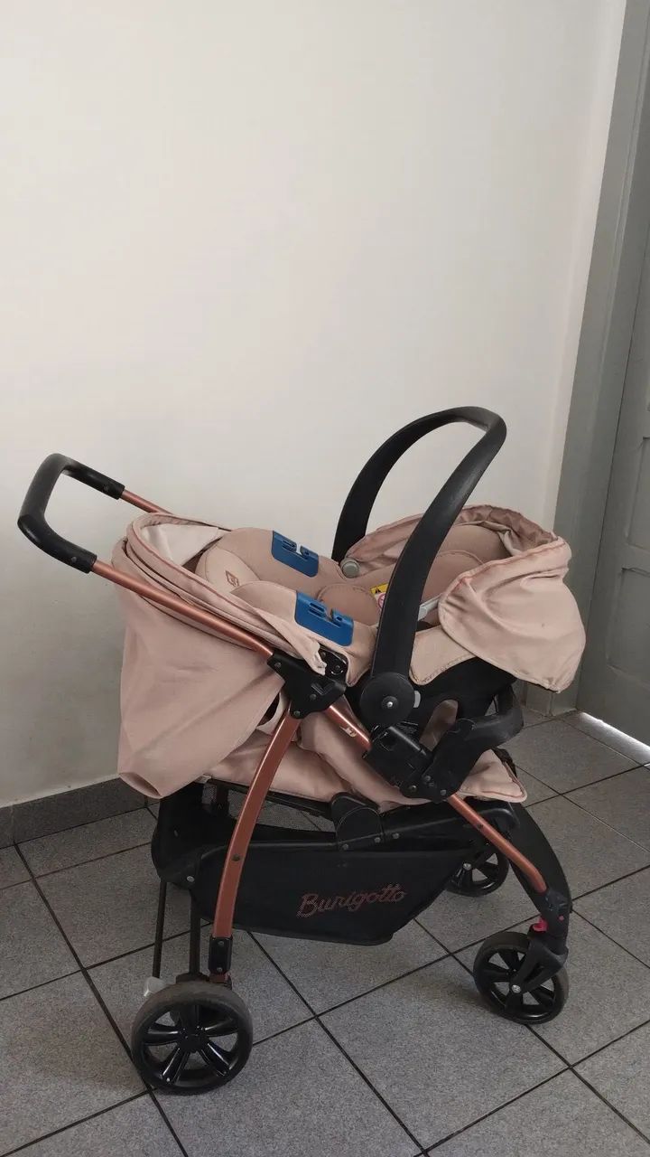 Carrinho e bebê conforto super conservados