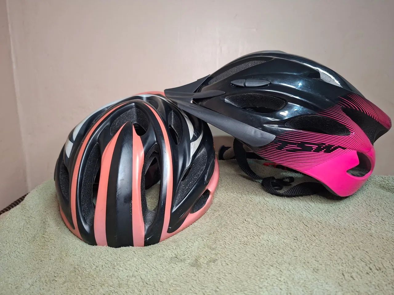 Dois Capacetes de Ciclismo  - Foto 2
