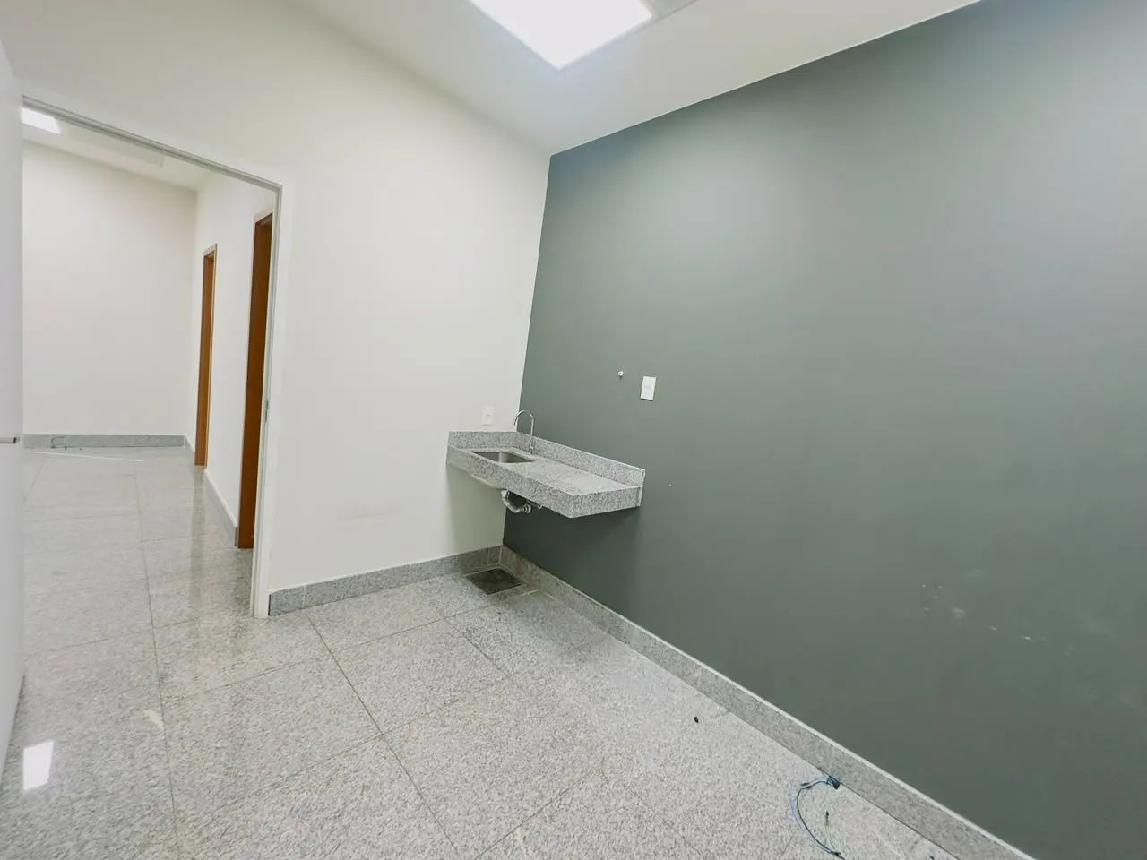 Sala Comercial de Alto Padrão para Locação | 115,32 m² | Edifício Santa Monica | SIA Trech - Foto 4