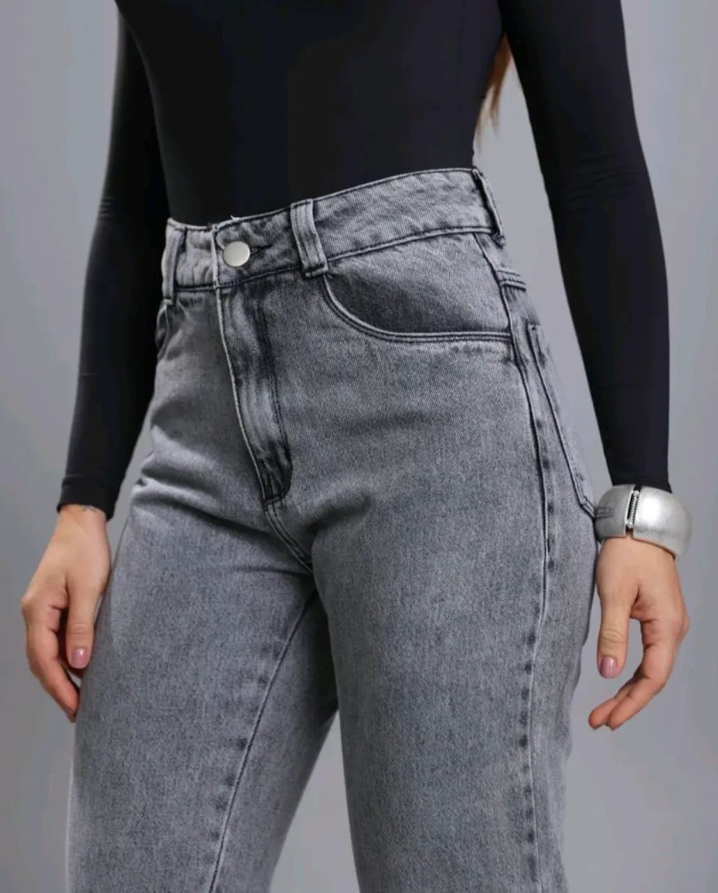 Calça jeans feminina Rhode cinza tamanho 40 - Foto 2