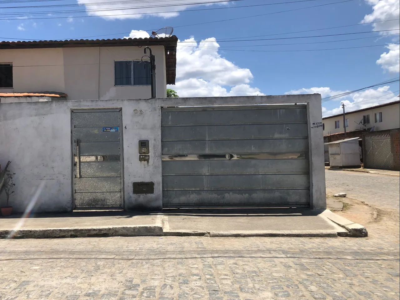 VENDO - CASA EM JEQUIÉ 