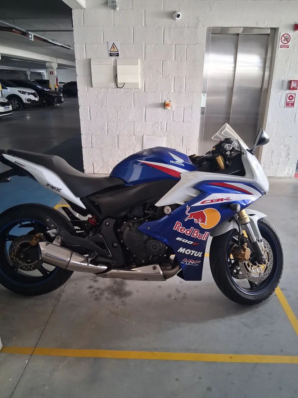 CBR 600F 2013 - Foto 2