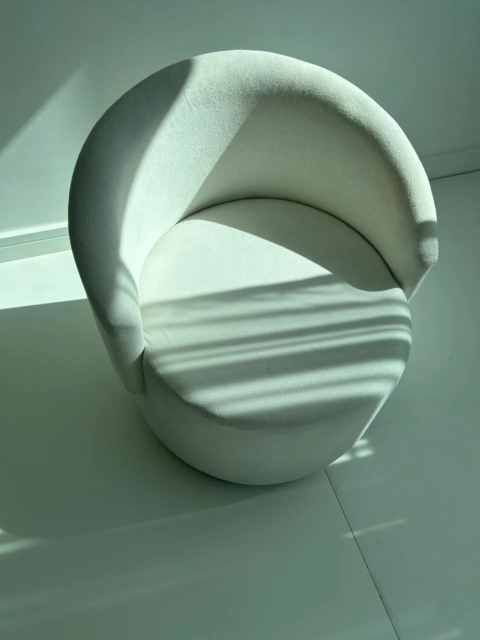 Poltrona decorativa em boucle  - Foto 2