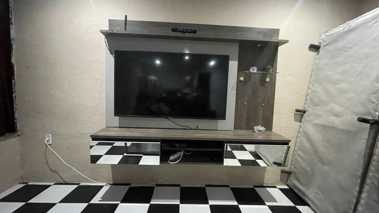 Painel com Gavetas Espelhadas e Led R$ 599,00