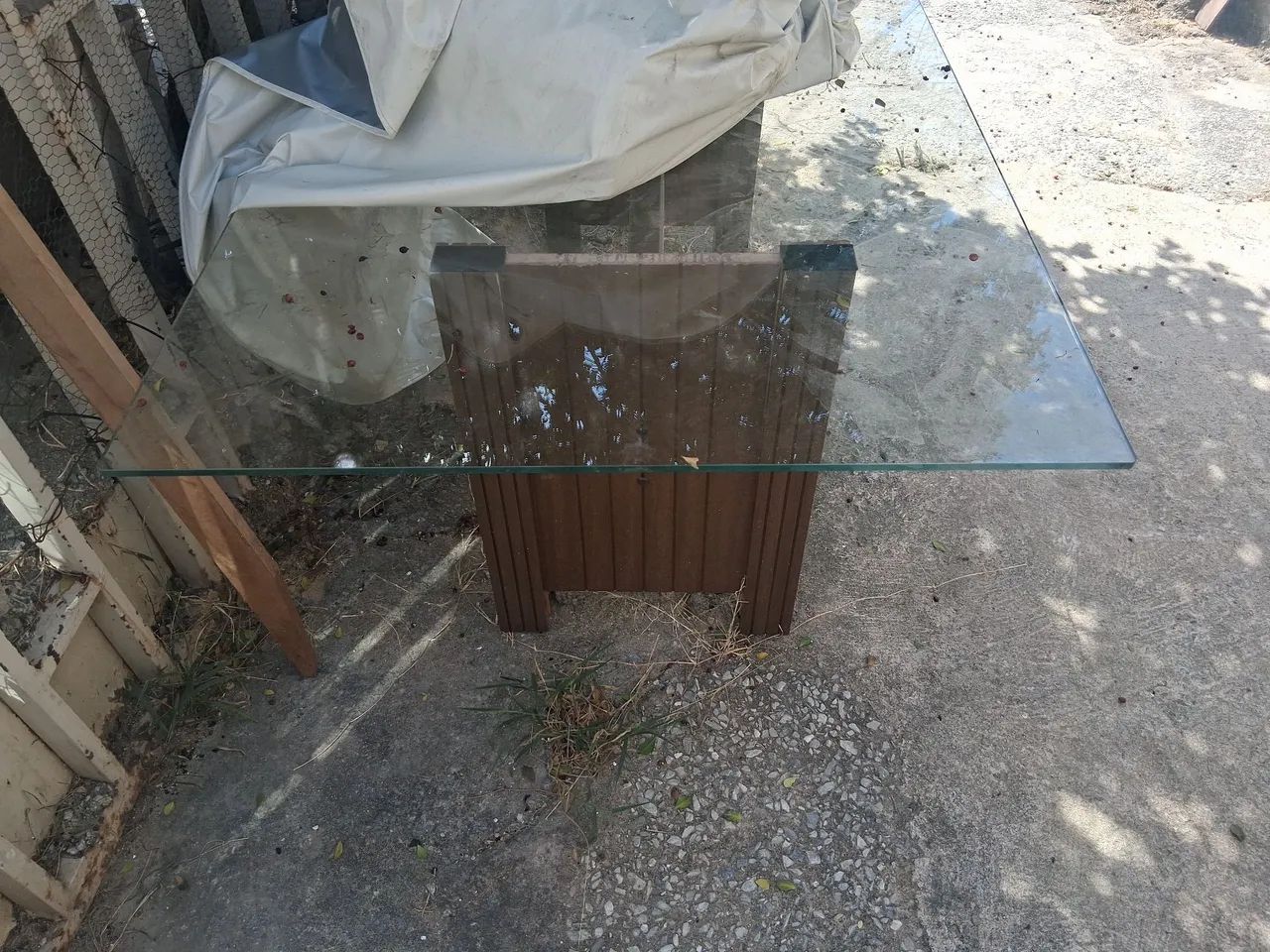 Mesa tampo de vidro semi nova 