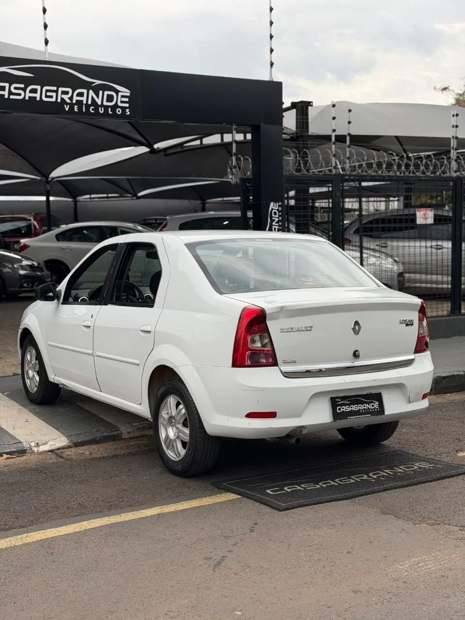 Renault Logan Expres./Exp. UP Hi-Flex 1.0 16V 4p, foto 18 de 18