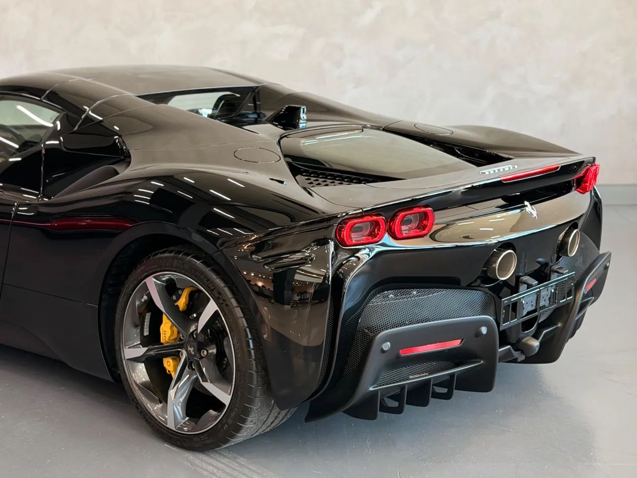 Ferrari SF 90 SPIDER 4.0 V8 Bi-Turbo (Híbrido), foto 11 de 20