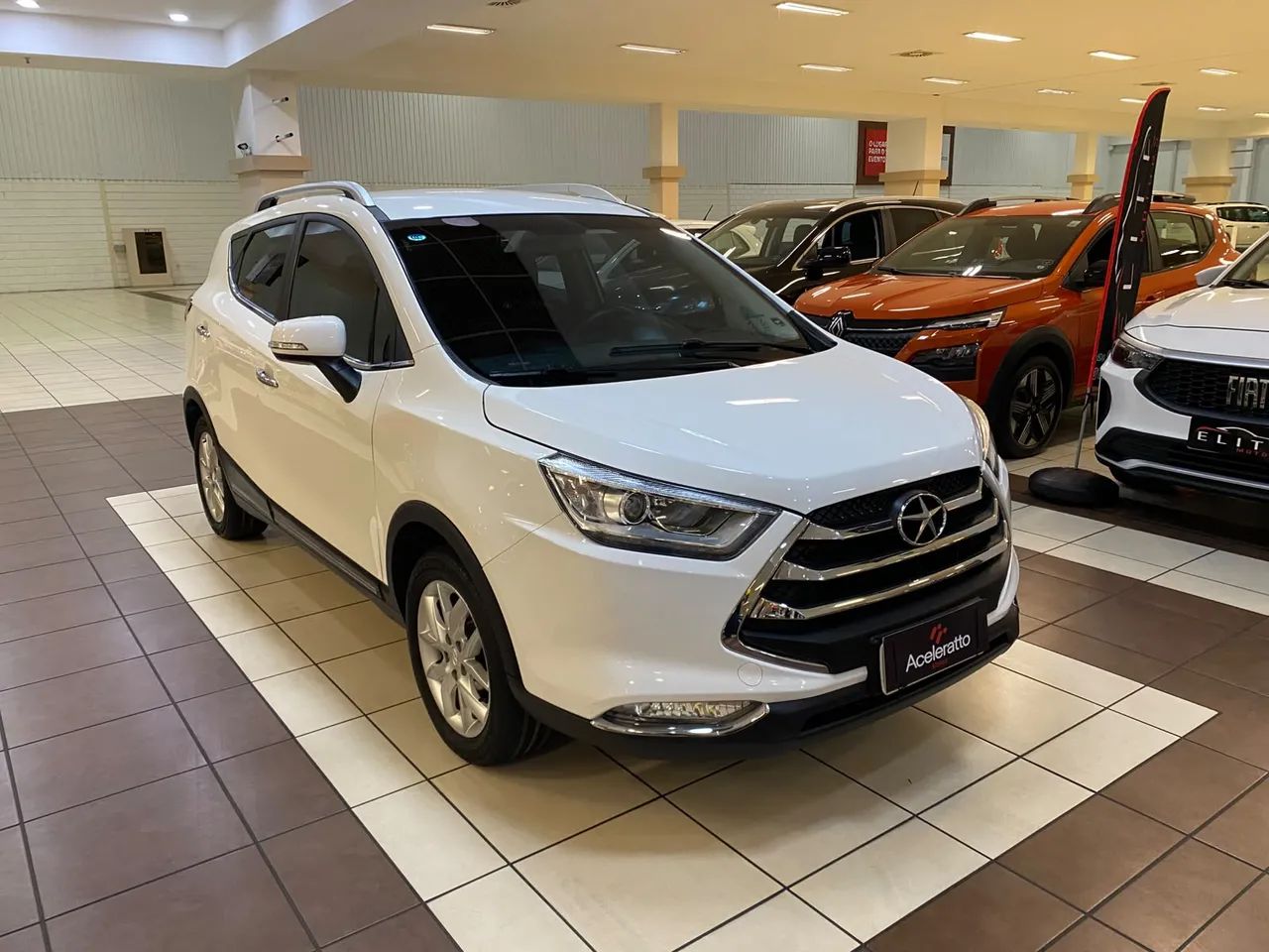 JAC T5 1.5 Jet Flex 16V 5P Aut. 2017 - Foto 3