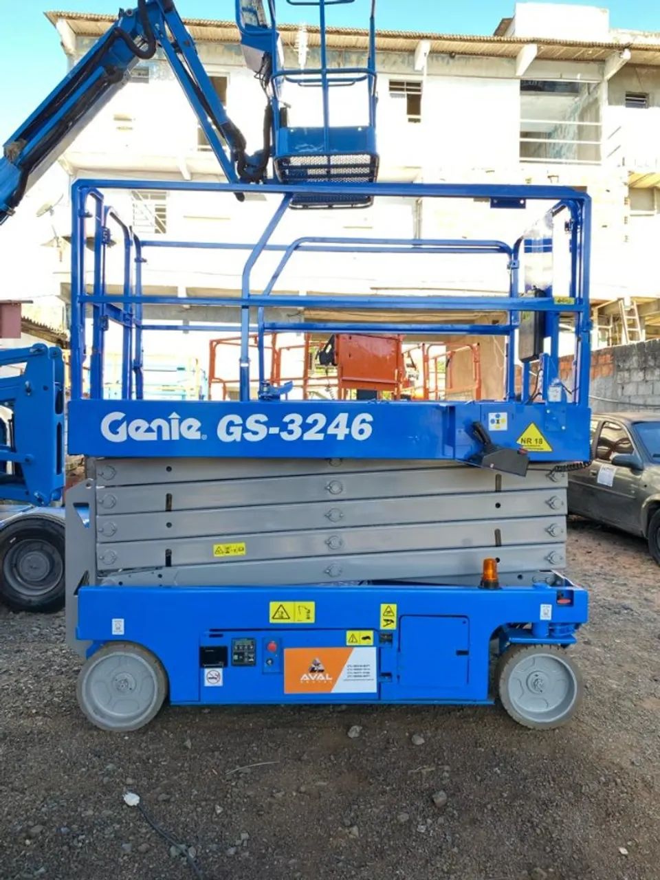 Plataforma elevatória tesoura GS-3246, seminova, ano 2013, toda operacional