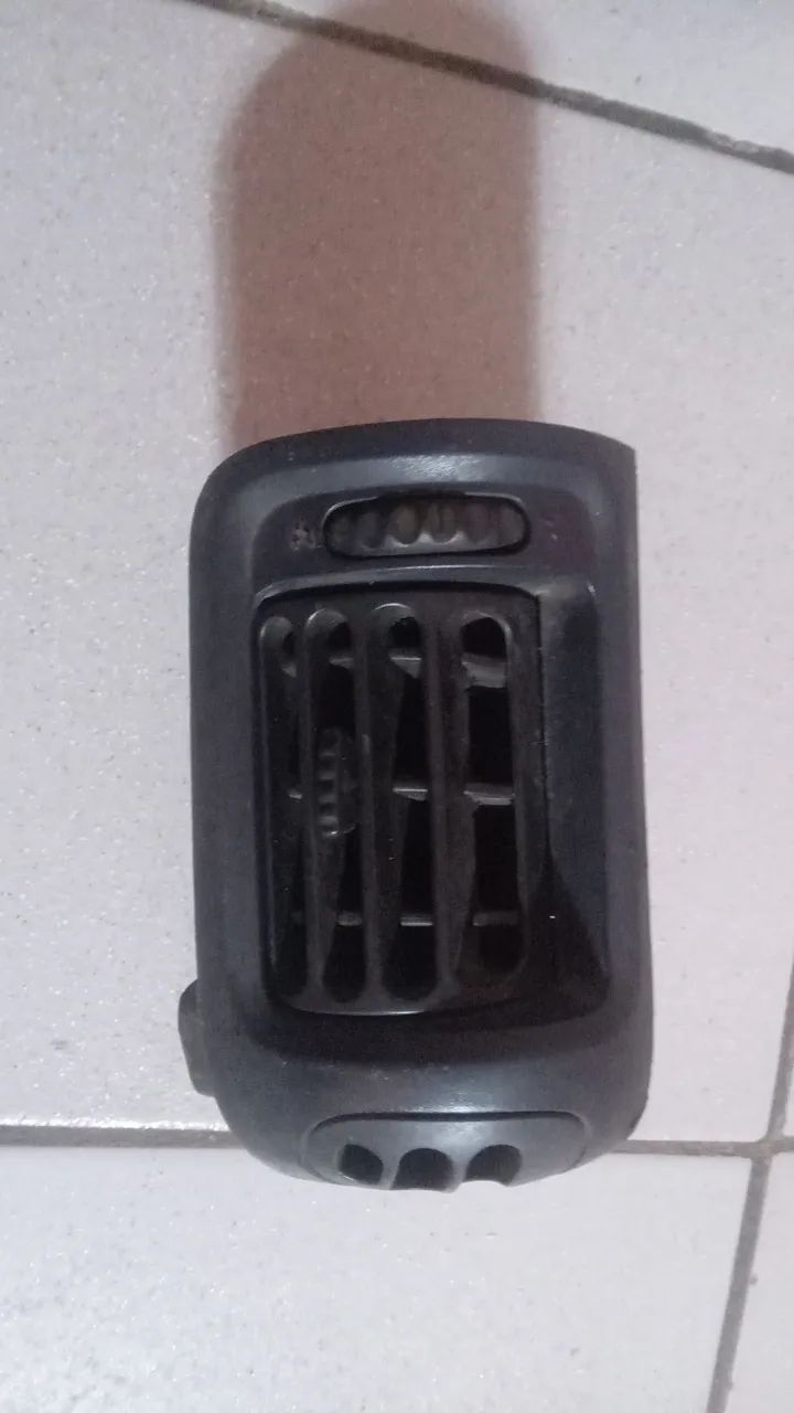 Difusor de ar do Renault Clio do lado esquerdo original 