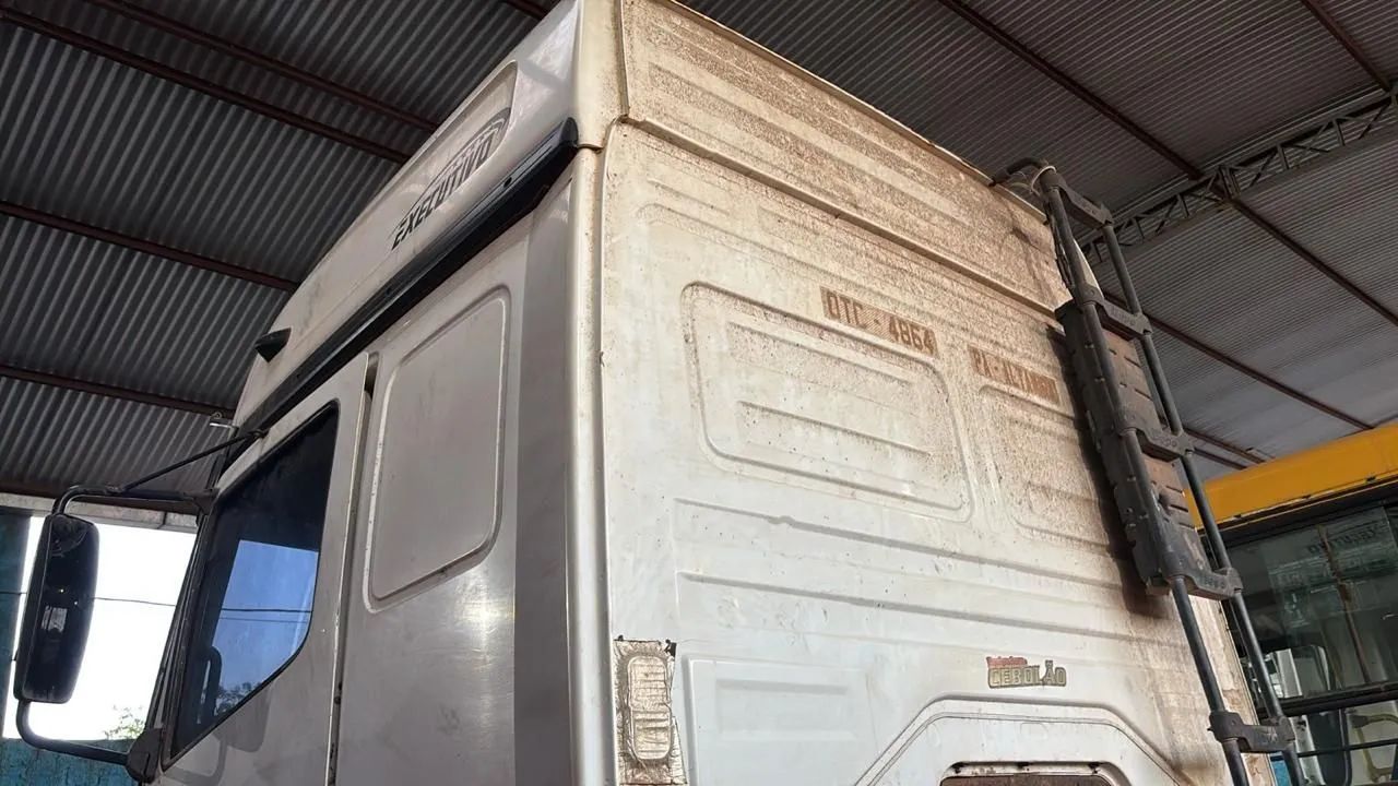 Cabine Mercedes 2644 - Foto 3