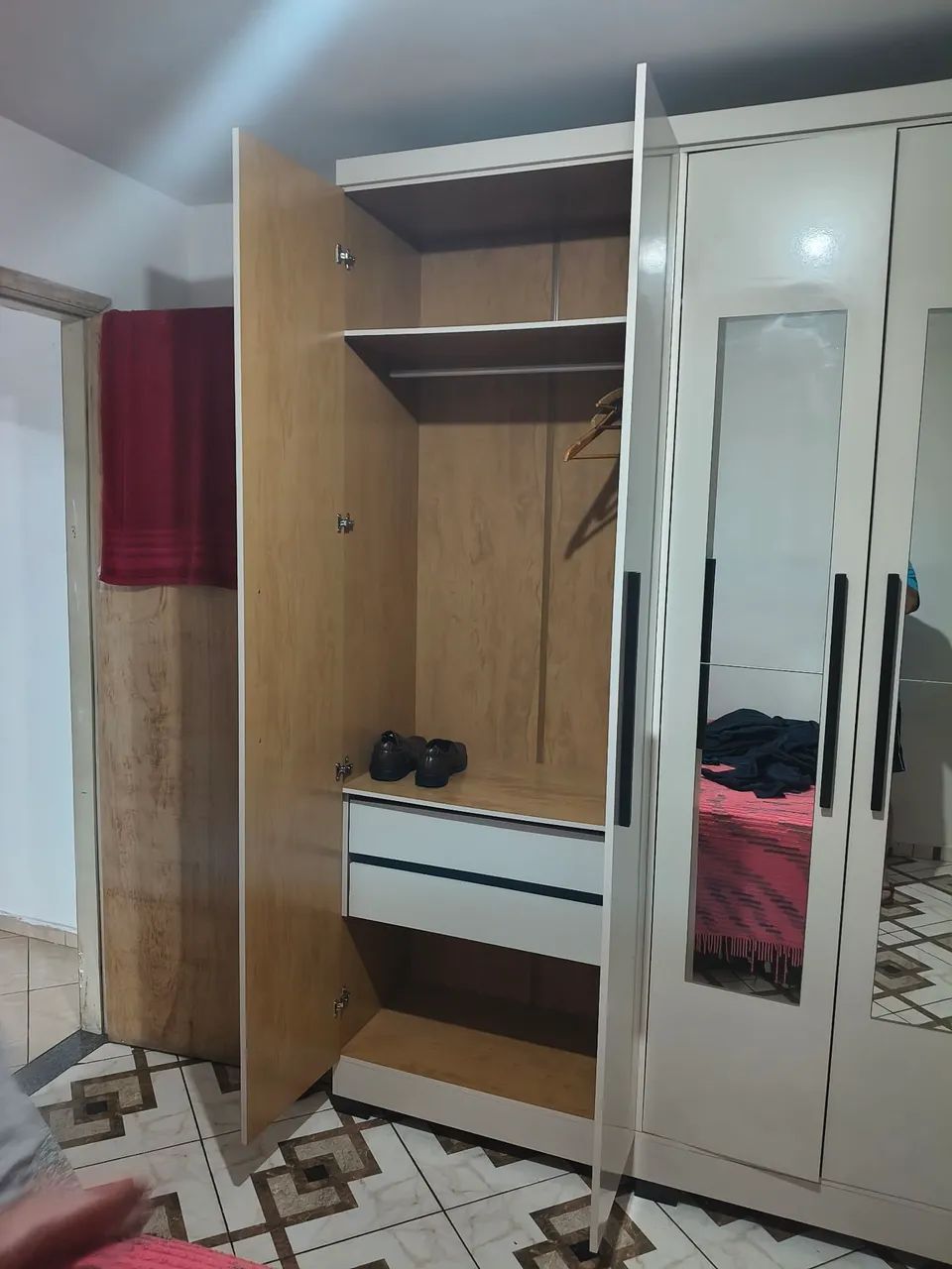 Guarda roupa 6 portas  - Foto 3