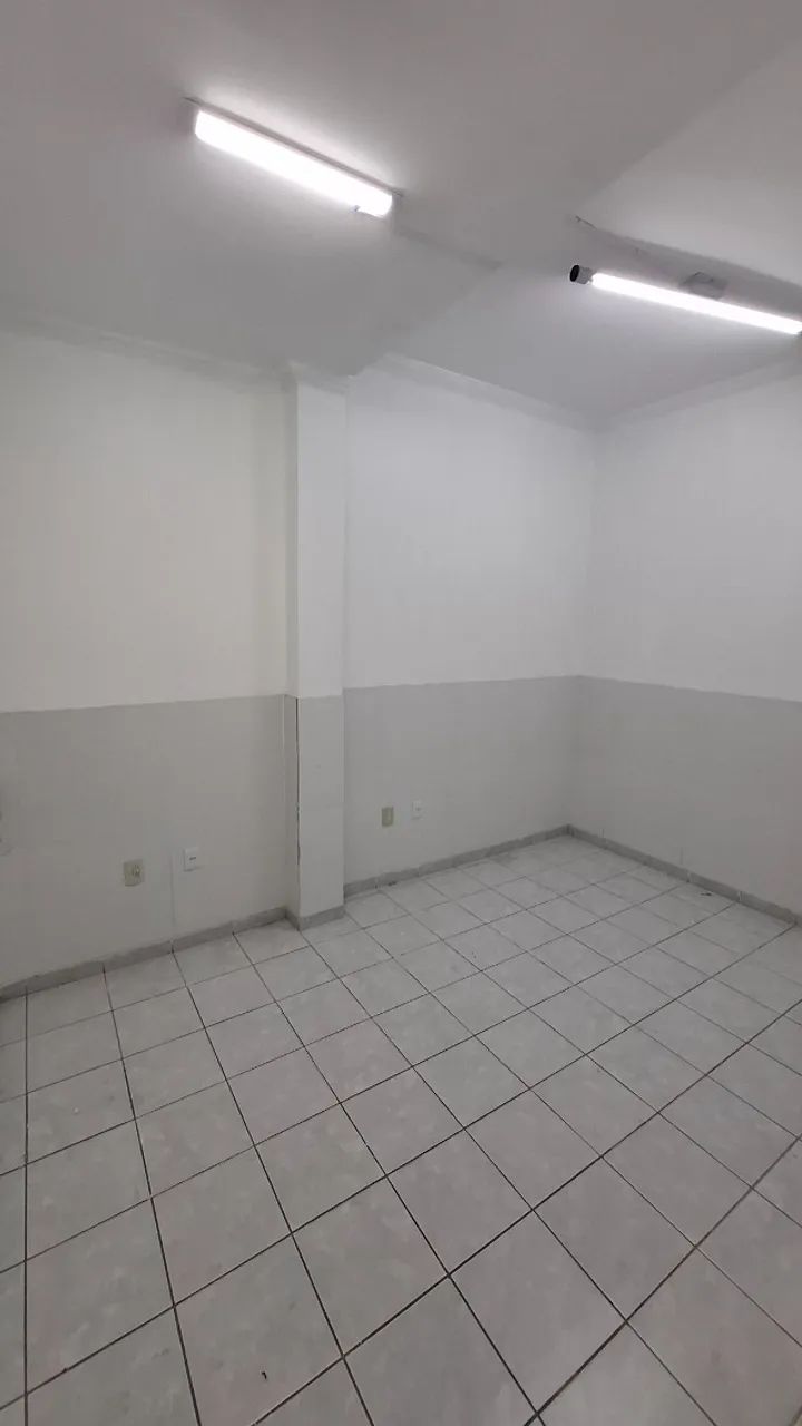 Alugo prédio comercial  salão(140 m²) e 06 salas comerciais - Excelente Localização - Foto 5