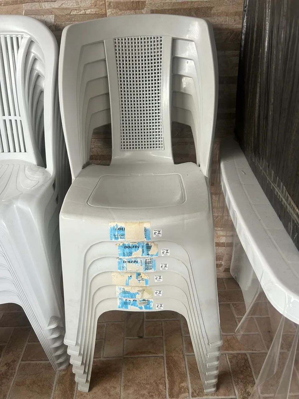 Kit Com Mesa Plástica + 6 Cadeiras Brancas  - Foto 5