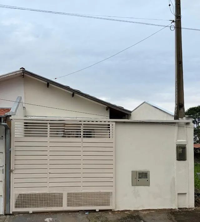 Casa 2 Quartos à Venda com Quintal e Garagem - Jd Regina