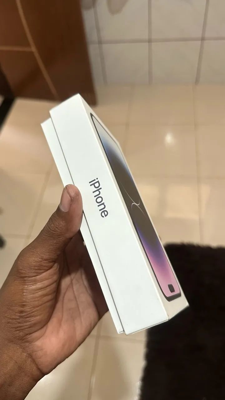 Caixa do iPhone 14 Pro Max
