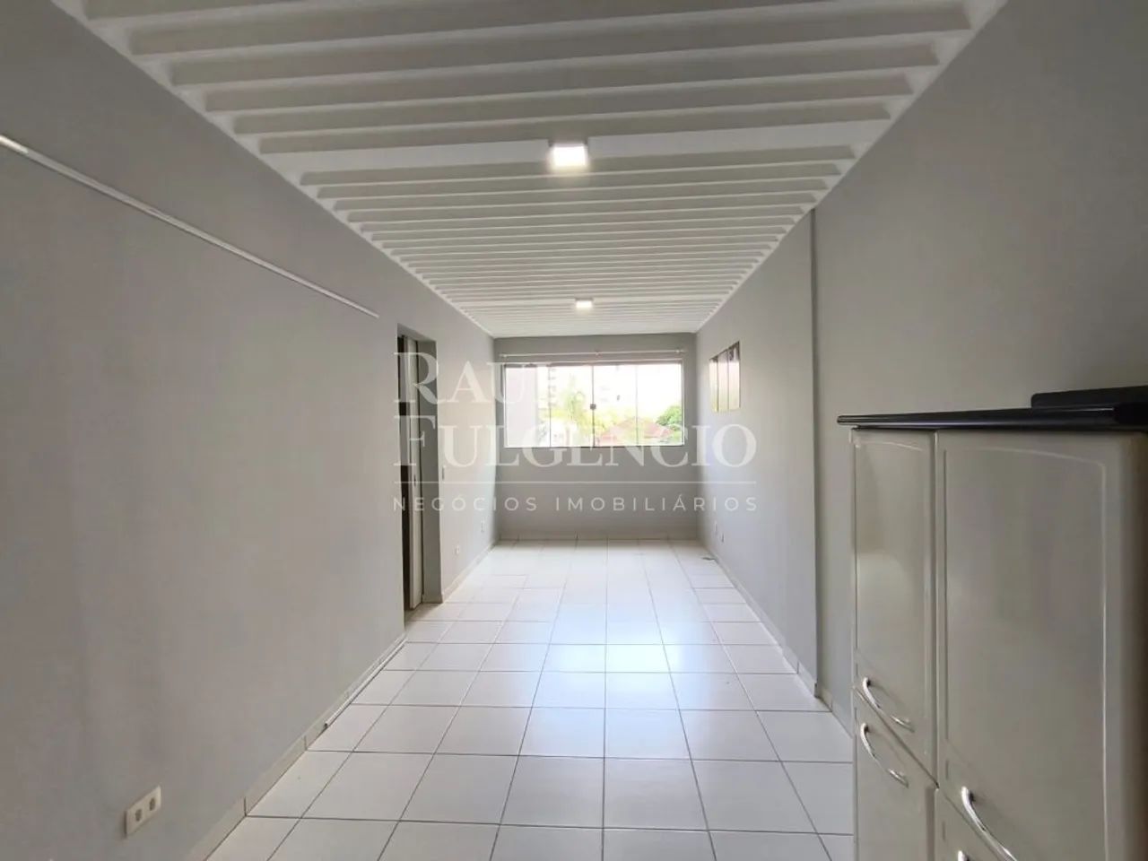 Apartamento para alugar no Centro de Londrina com 3 quartos - Foto 2