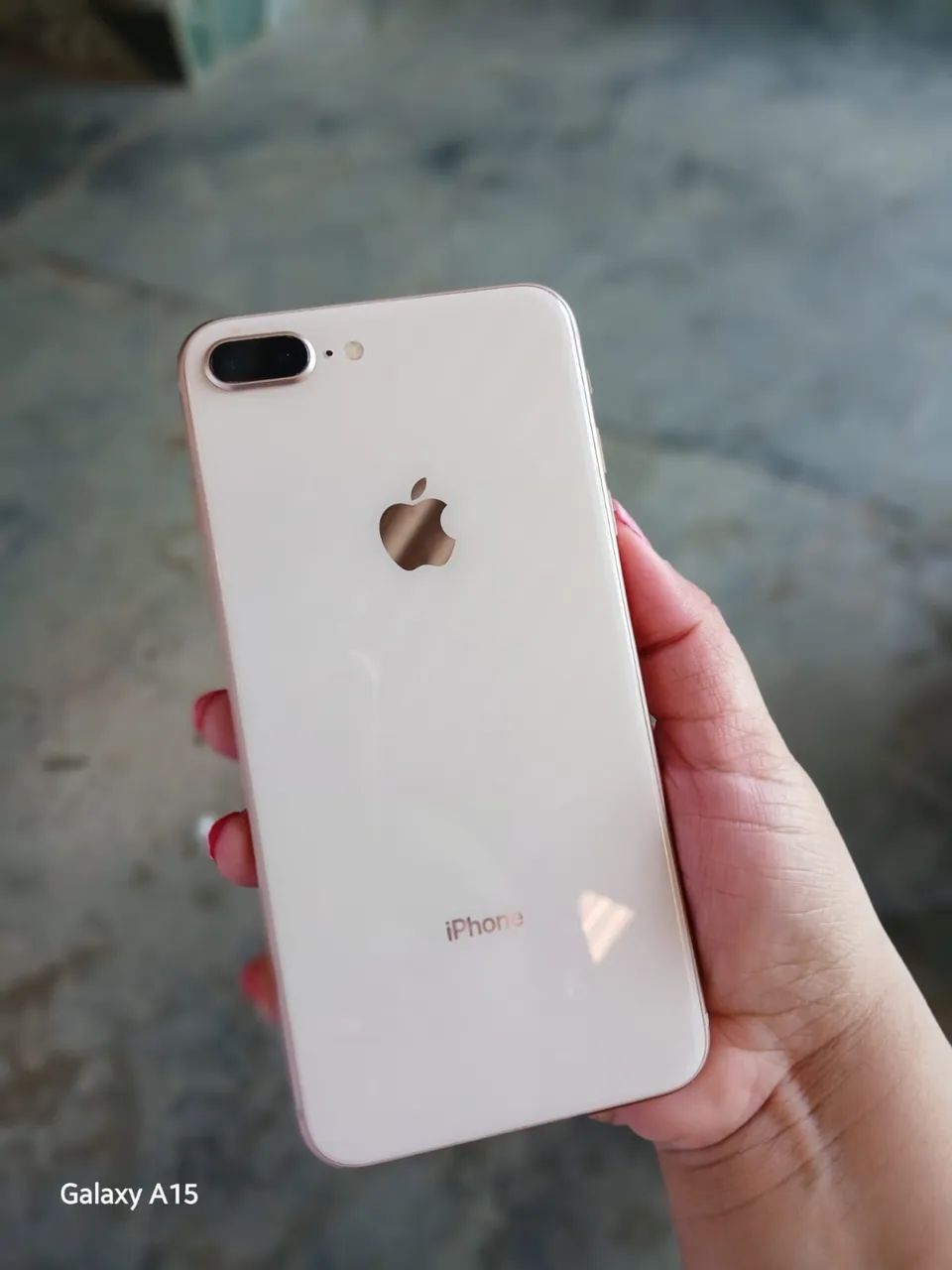 Vendo ou Troco iPhone 8 Plus semi novo  - Foto 2