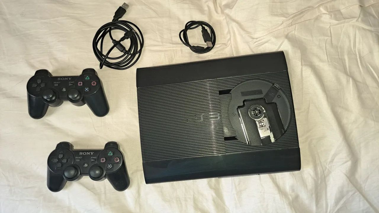 Ps3 completo com 2 controles originais e 36 jogos originais mídia física