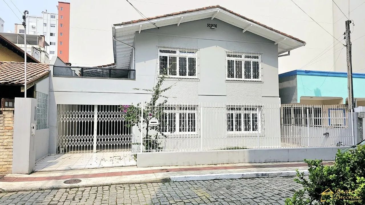 CASA RUA 1650 /CENTRO