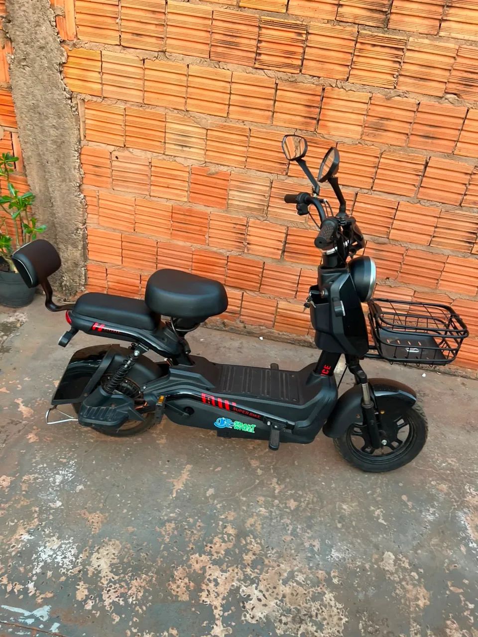 BICICLETA ELÉTRICA - SCOOTER 