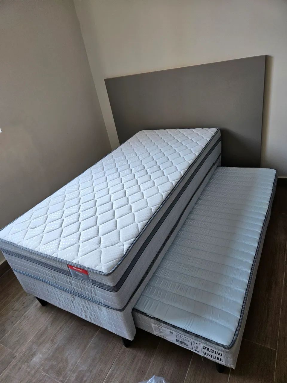 Children's bed with pull-out bed472798796029644802