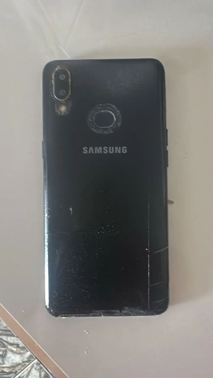 Celular quebrado, para retirar peças ou consertar