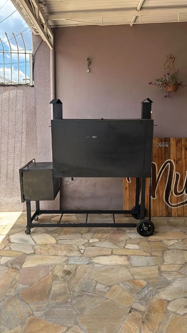 Vendo Churrasqueira/Defumadora/Bafo - Foto 2