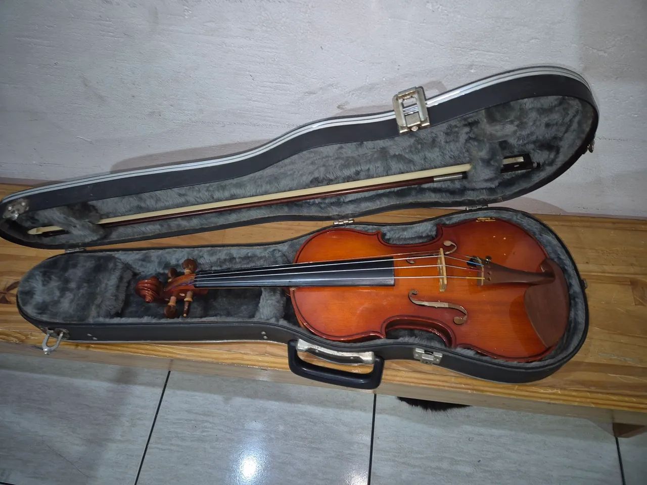 Violino Eagle 441 com case
