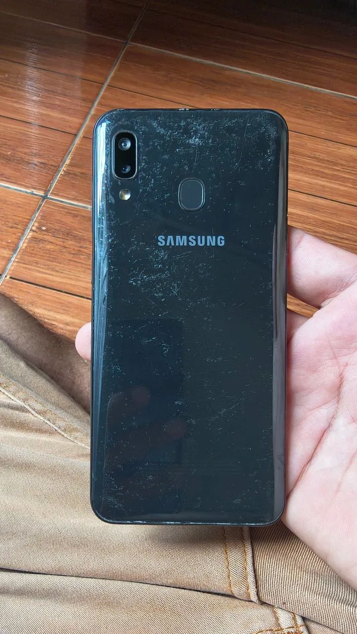 Samsung A20 - Foto 2