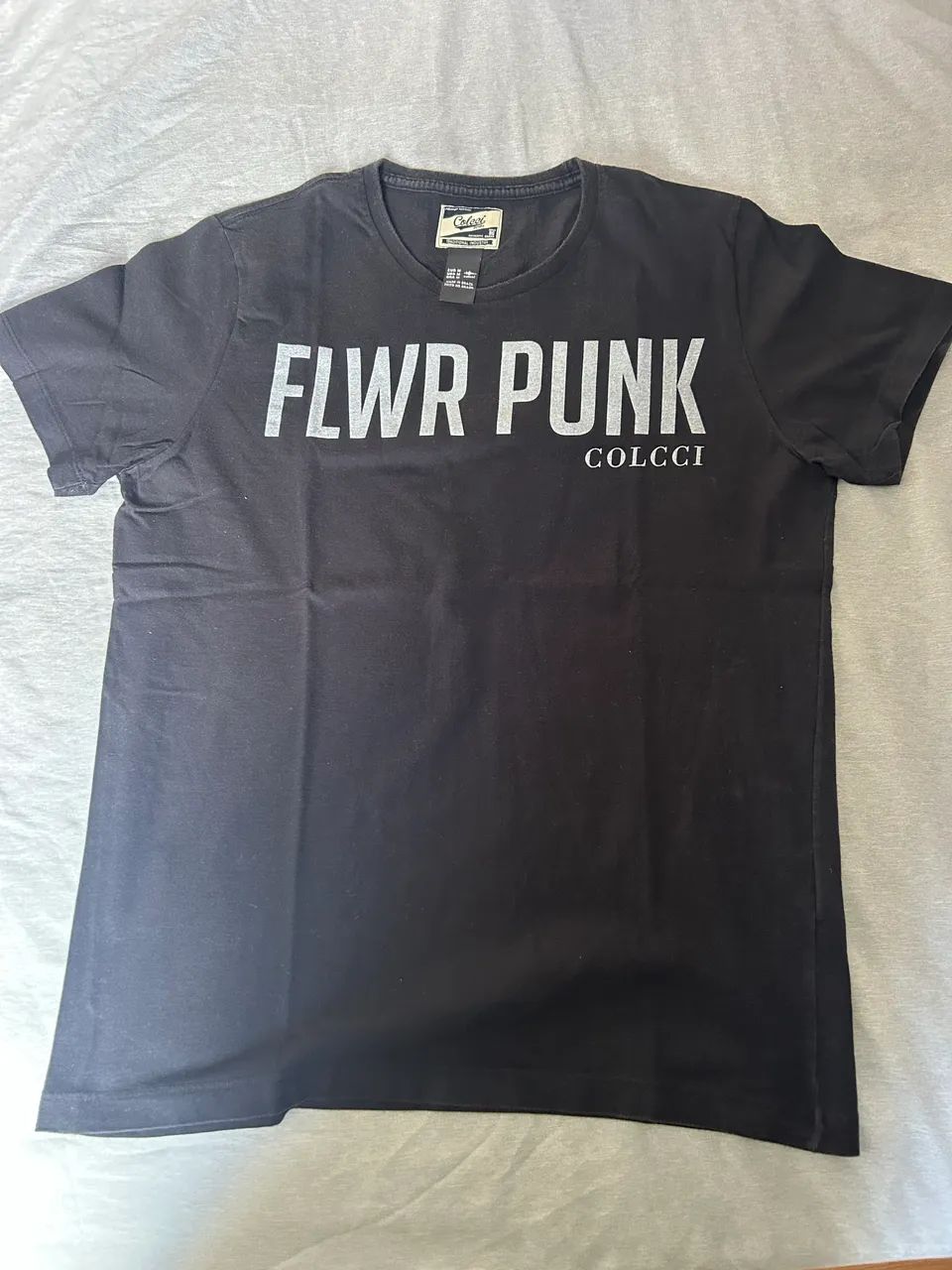 Camiseta Colcci  tamanho M