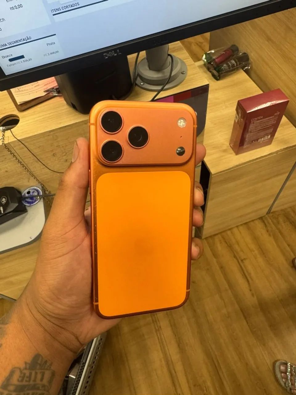 Iphone 17 pro max  - Foto 2