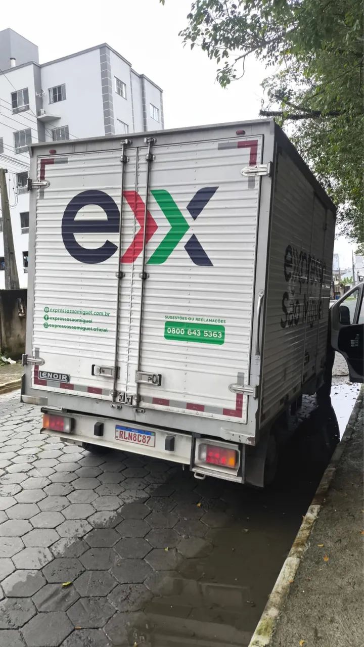 Ducato com Baú IMPECÁVEL  - Foto 4