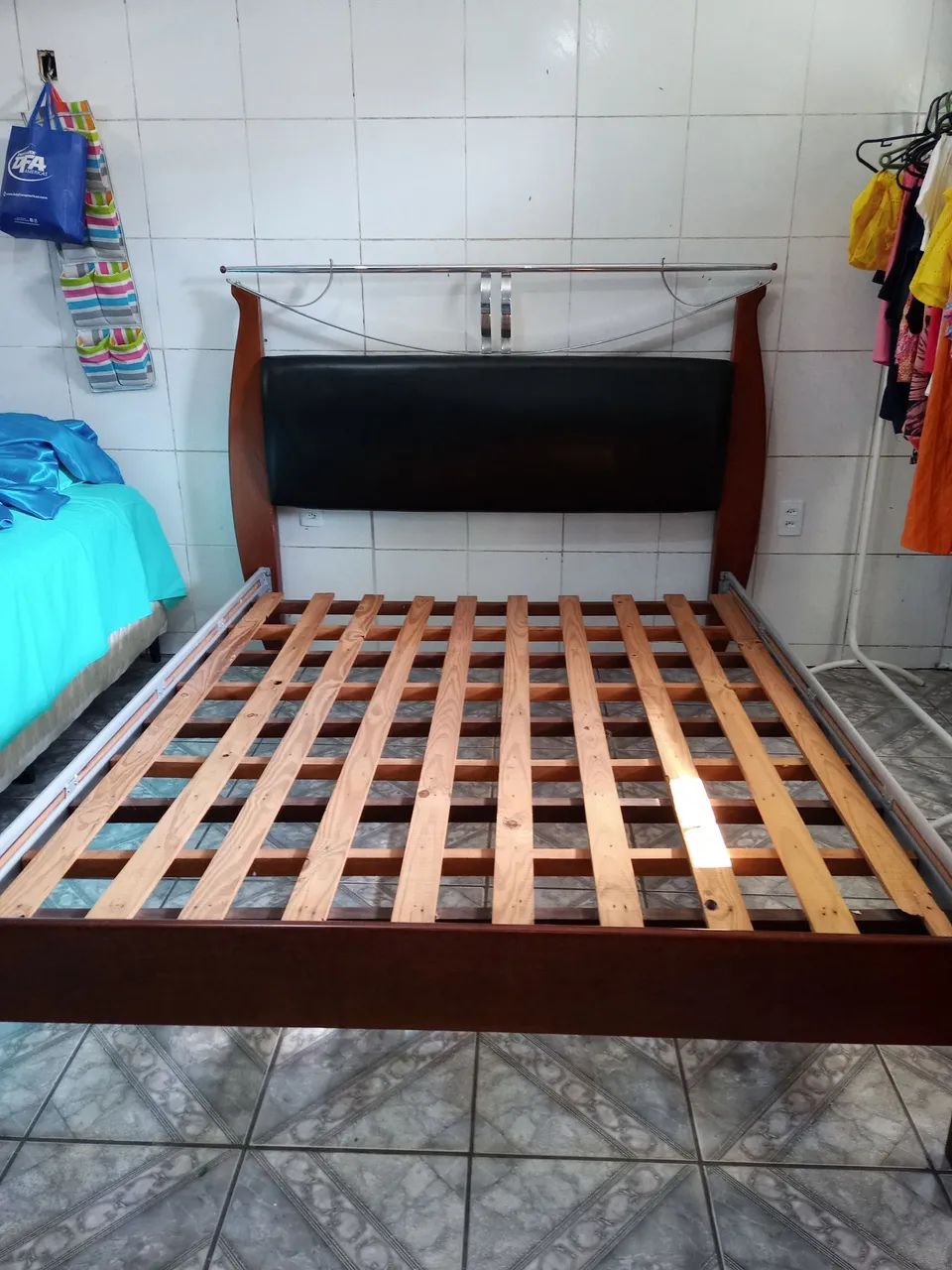Cama de madeira usada - Foto 2