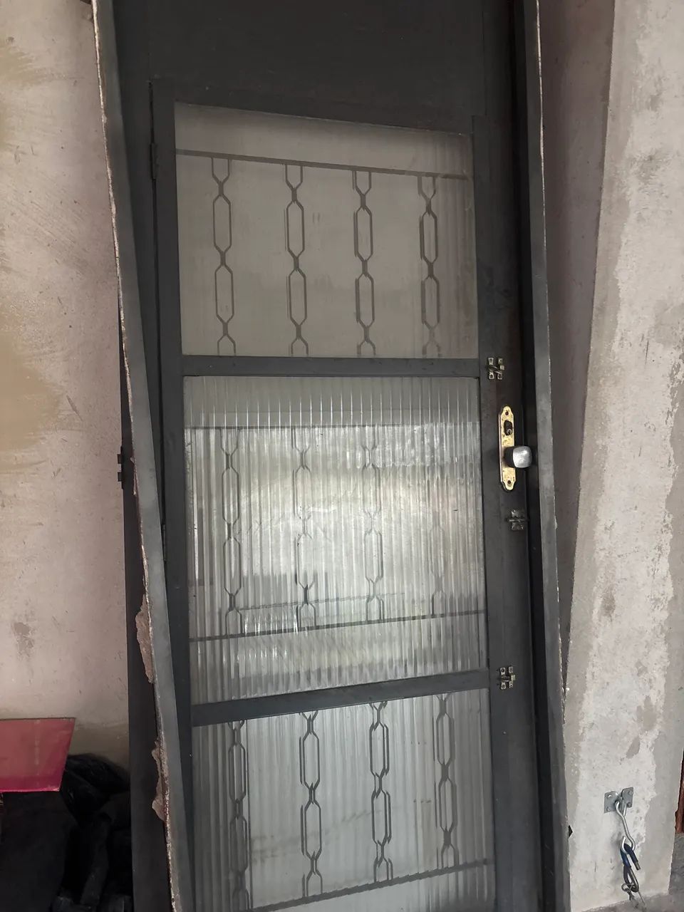 Porta de aço com vidro cinza.  - Foto 2