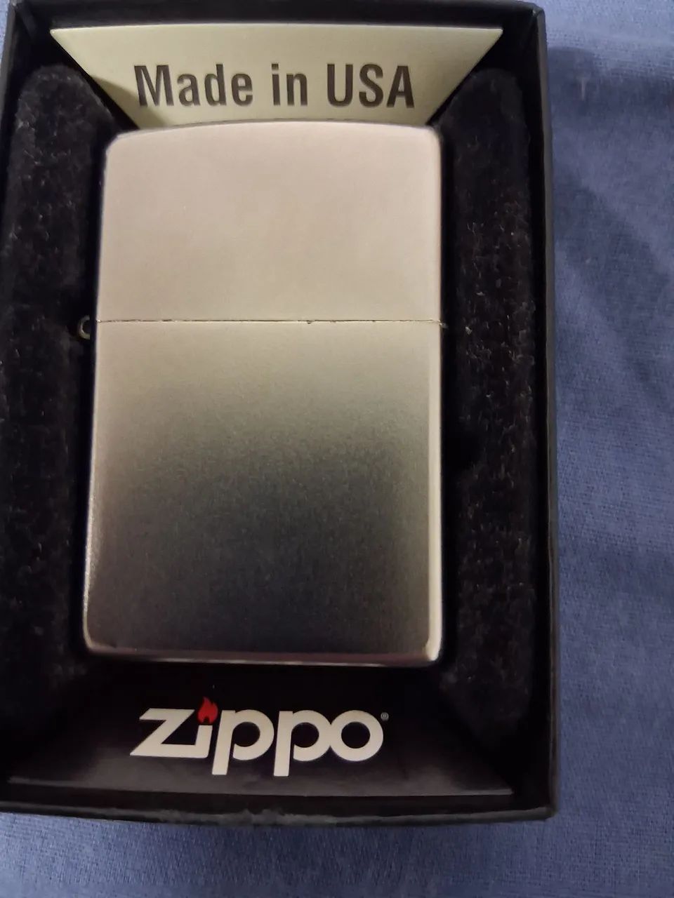 Isqueiro zippo tradicional.