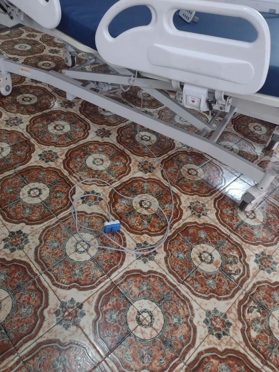 Cama hospitalar elétrica 4 movimentos - Foto 5
