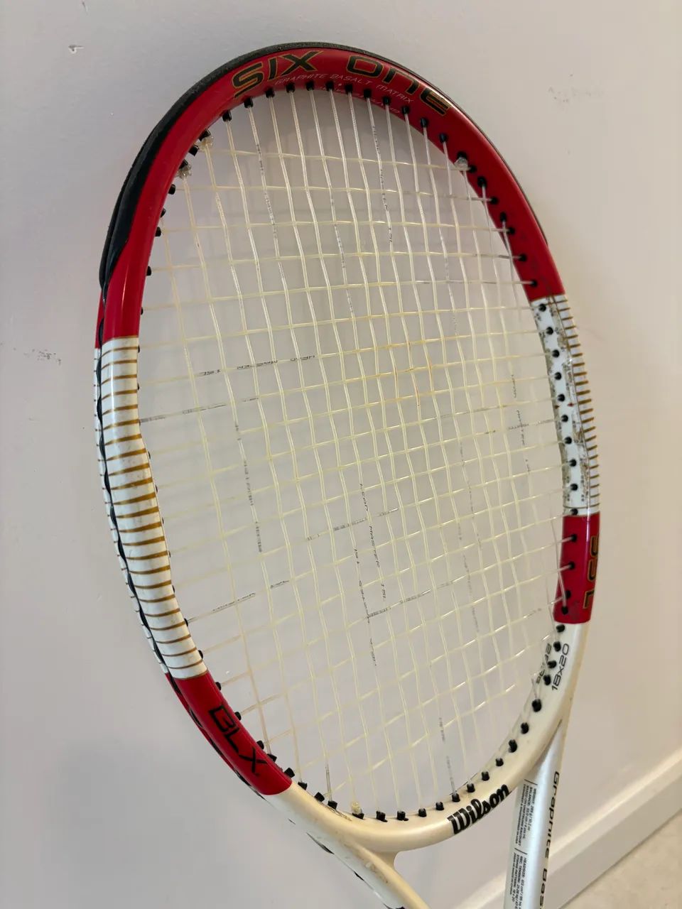 Raquete Wilson six one em boas condições e com corda nova - Foto 4